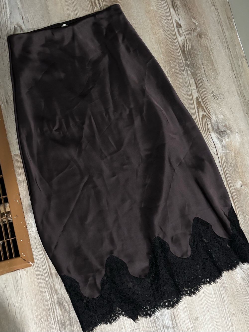 Henrietta skirt Aritzia